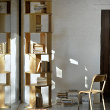 Load image into Gallery viewer, Oak Stairs Column - Hausful