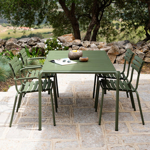 Avanti Outdoor Table - Medium