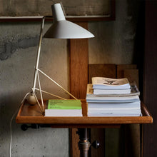 Load image into Gallery viewer, Tripod Table Lamp HM9